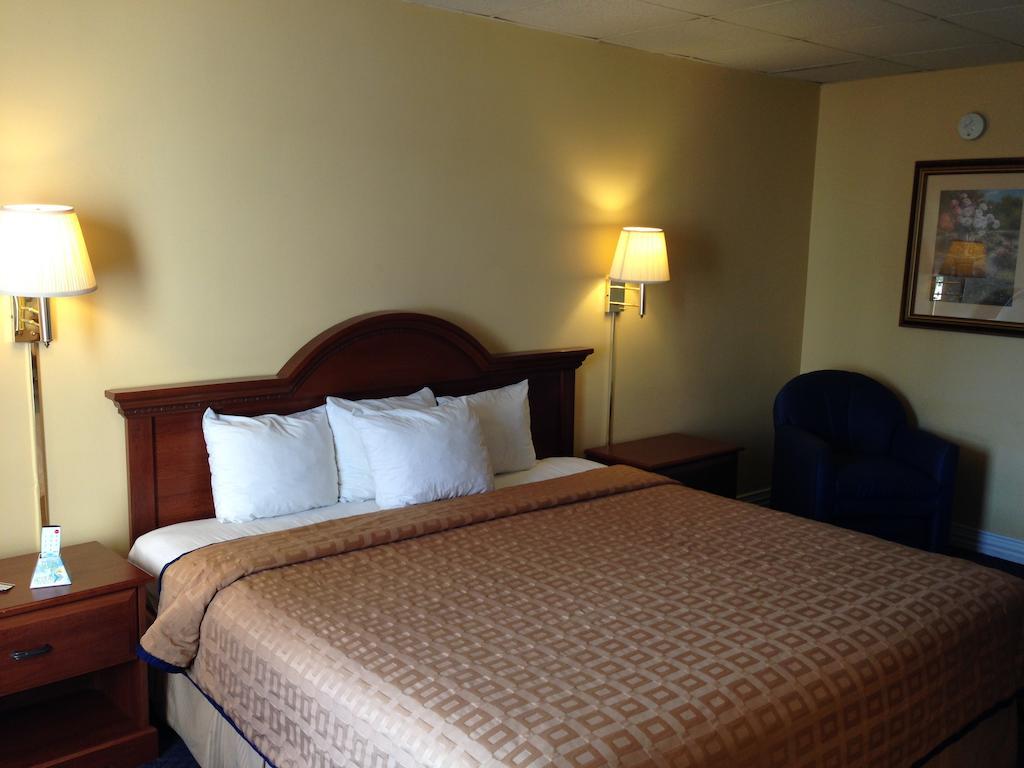Americas Best Value Inn Hillsboro Eksteriør bilde